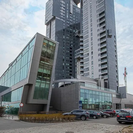 Sea Towers Luxury With Parking & Balcony Near The Bay By Renters Prestige *
