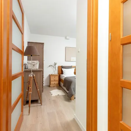 Sea Towers Luxury With Parking & Balcony Near The Bay By Renters Prestige * 그디니아