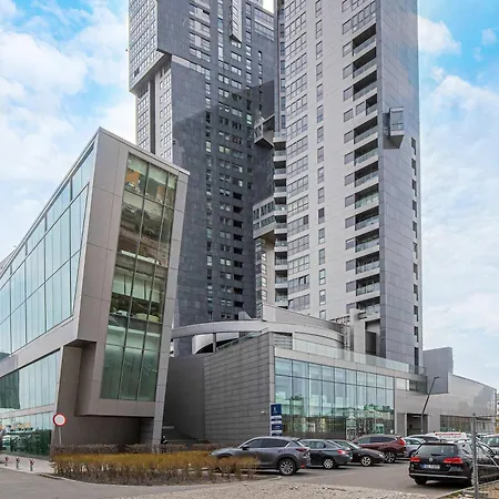 Sea Towers Luxury With Parking & Balcony Near The Bay By Renters Prestige