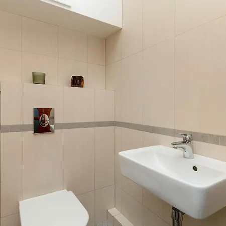 Sea Towers Luxury With Parking & Balcony Near The Bay By Renters Prestige 아파트 *