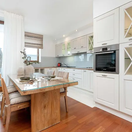 Sea Towers Luxury With Parking & Balcony Near The Bay By Renters Prestige 아파트 *