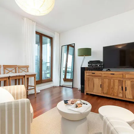 Sea Towers Luxury With Parking & Balcony Near The Bay By Renters Prestige *